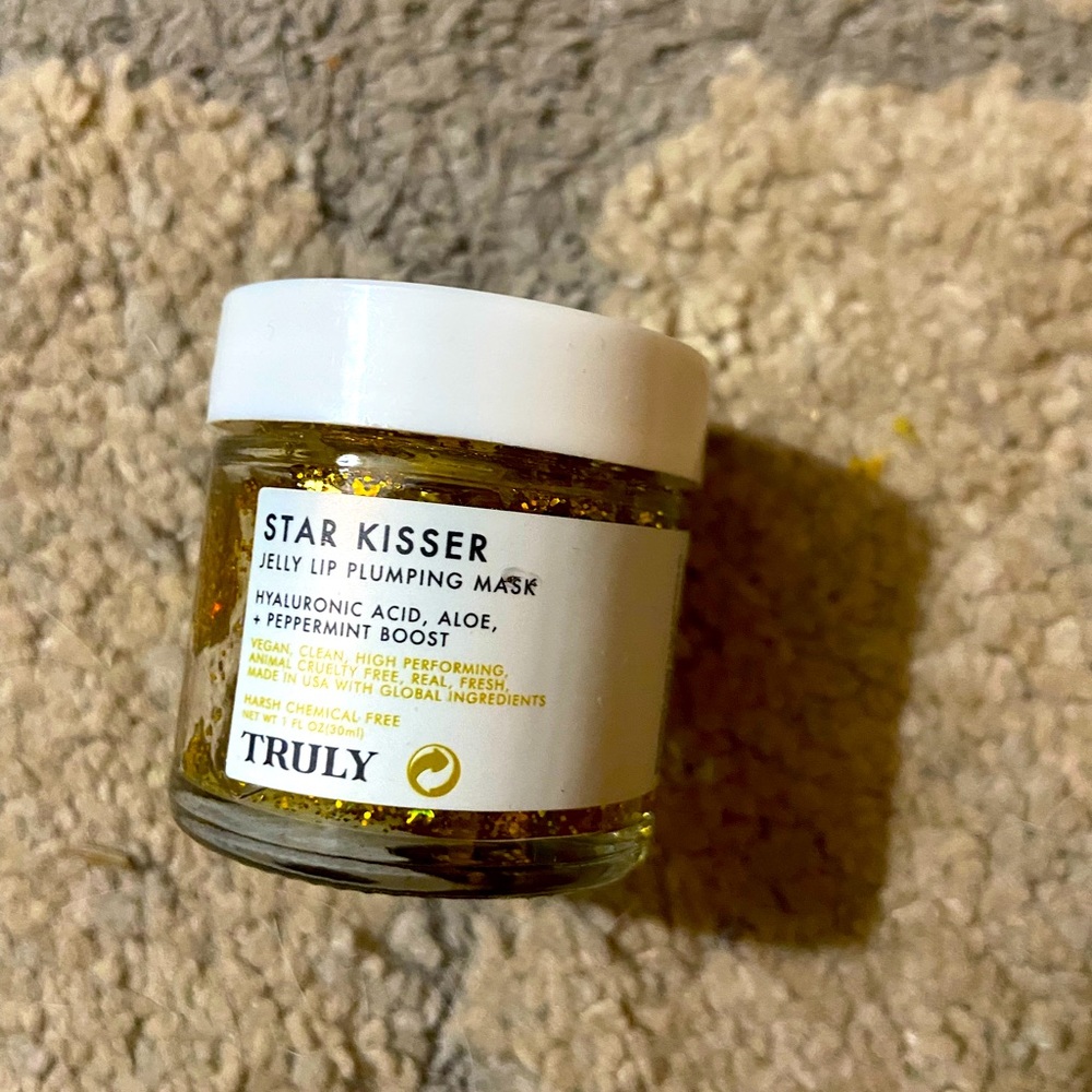 Star kisser lip plumping mask